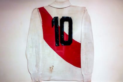 Camiseta que usó Rubén Bruno en el partido contra Argentinos, en el Amalfitani, la noche del título tras 18 años sin ganar títulos.
