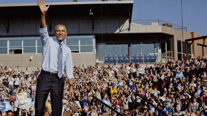 Campaña hasta el final: Obama saluda a la gente en Michigan