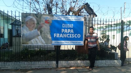 Campaña para bautizar como "Ciudad Papa Francisco" a los barrios populares de La Matanza