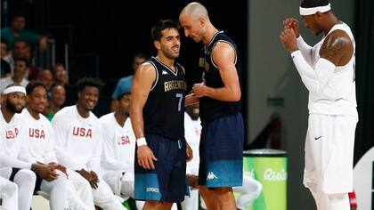 Campazzo, en Río 2016, rodeado de jugadores de la NBA; el partido contra los Estados Unidos hizo que varios equipos se fijaran en él