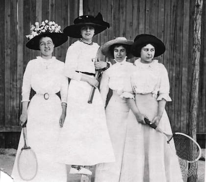 Campeonato de tenis femenino. Lawn Tennis Club. 1910.