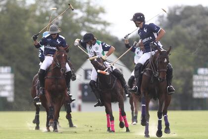 Varios jugadores, a baja velocidad, todos encimados: situaciones que sacan ritmo y conspiran contra el espectáculo