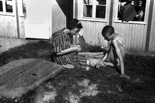 “Porque nosotras somos niñas y él es un niño...”, contado por una Premio Nobel