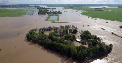 Campos inundados en la zona de Arroyo del Medio, cerca de La Emilia, provincia de Buenos Aires