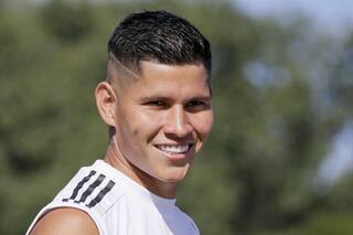 Campuzano. Vivió bajo un puente, vio un aviso en Facebook y es campeón con Boca