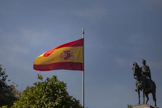 Cancelado el vuelo que debía evacuar a Canarias a un médico enfermo del crucero afectado por hantavirus