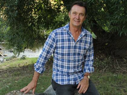 Concejal Mayor James Hayes.