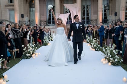 Cande Ruggeri, feliz luego de la ceremonia de la mano de Nicolás Maccari