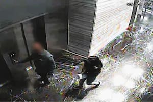 "Cande" junto al turista al que drogó y robó