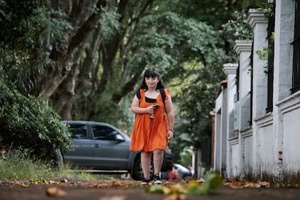 Cande se mueve de forma independiente, combinando todo tipo de transportes: colectivo, subte, Cabify.