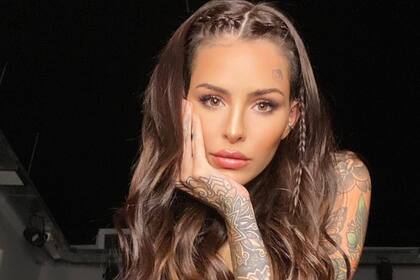Cande Tinelli le contó a sus seguidores que se operó la nariz