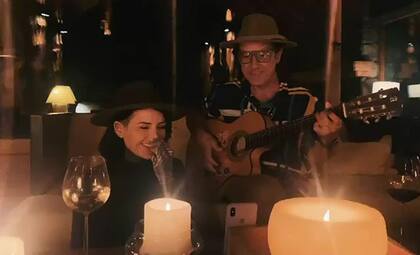 Cande Tinelli y Coti, cuando cantaron juntos a la luz de las velas en una noche romántica -Fuente: Instagram