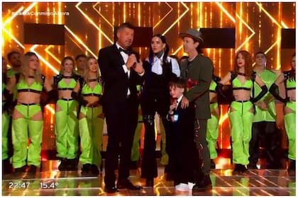 Cande Tinelli y su novio Coti Sorokin fueron los primeros jurados en llegar a la pista (Foto: Captura de video)