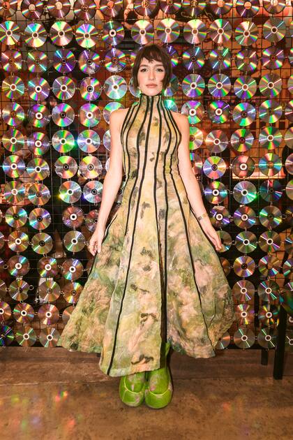 Cande Veltrano en el desfile de Clara Pinto en la semana de la moda porteña