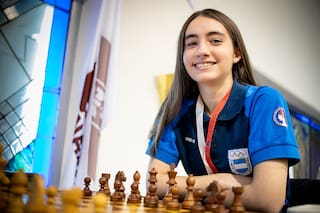 Un primer día histórico para Candela Francisco, el triunfo top de Faustino Oro y la fuerte reacción de Carlsen