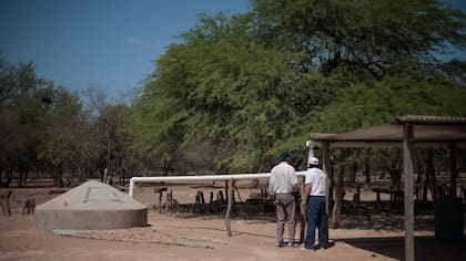 Sus pobladores construyen cisternas para evitar tener que caminar kilómetros en su búsqueda