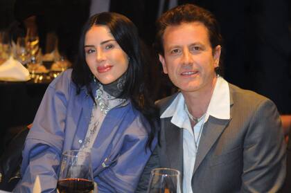 Candelaria y Coti, que además de amor también comparten trabajo: son jurado de Canta conmigo ahora, el nuevo programa de Tinelli.