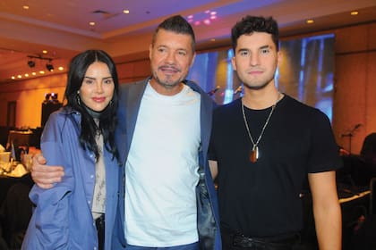 Candelaria y Francisco acompañaron a su padre en una noche muy especial.