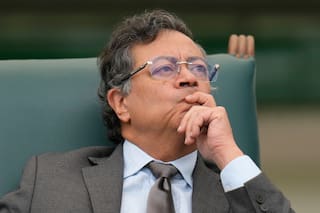 Candidato izquierdista encabeza nueva encuesta a un mes de las presidenciales en Colombia