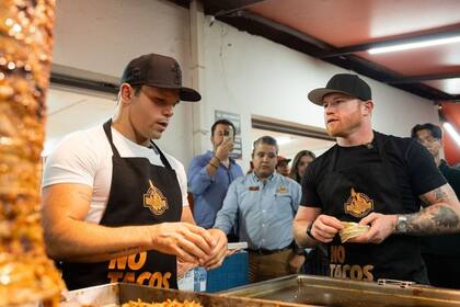Canelo diversificó su dinero en gasolineras, tiendas y marcas de bebida para consolidar su presencia en el mercado estadounidense