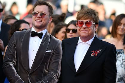 Taron Egerton y Elton John en el estreno mundial de Rocketman en Cannes