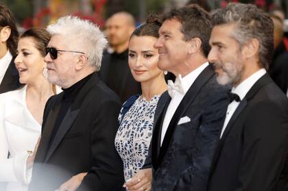 La noche anterior, caminó la alfombra roja junto con Leonardo Sbaraglia, Antonio Banderas y Pedro Almodóvar.