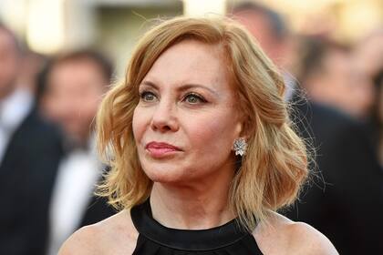 Roth también trabajó bajo las órdenes de Ortega en Historia de un clan; en la miniserie, interpretó a Epifanía Calvo de Puccio