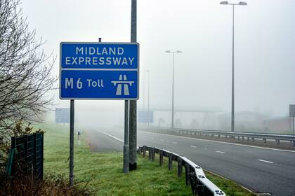La ruta M6 en una mañana nublada, en Inglaterra