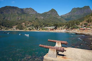 La isla en la que vivió el hombre que inspiró Robinson Crusoe y donde, todavía hoy, buscan oro pirata