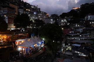 Cantante de música hindú inaugura proyecto para difundir el yoga en las favelas de Brasil