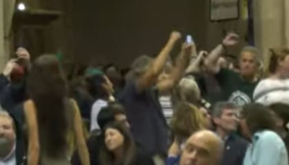 Cantos durante la misa en homenaje al papa Francisco