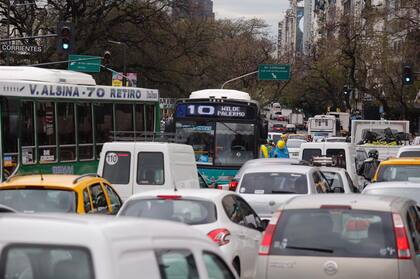 Caos de tránsito en la 9 de Julio por los cortes para los Juegos Olímpicos