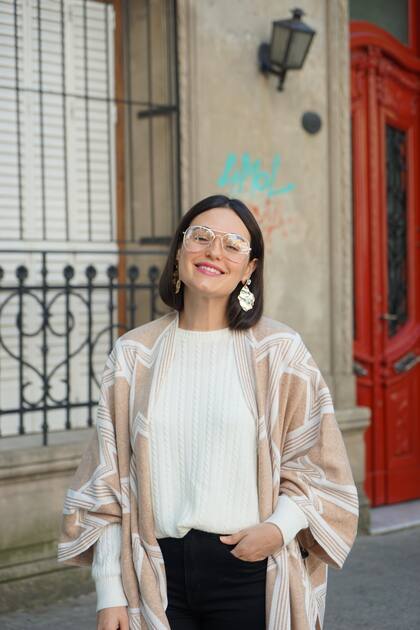 Capa> Sweet Sweater: Estate atenta Aros: Forever 21 Zapatos: Zara