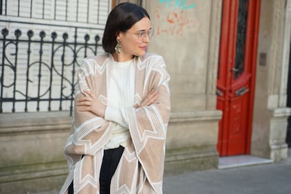 Capa> Sweet Sweater: Estate atenta Aros: Forever 21 Zapatos: Zara