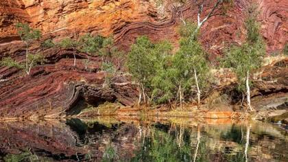 Capas de historia en las montañas.