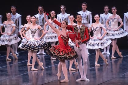 Capasso, en el saludo final, la noche de su debut en Paquita, con el Ballet Estable del Teatro Colón