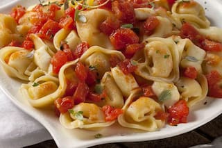 Capeletis de brócoli y parmesano