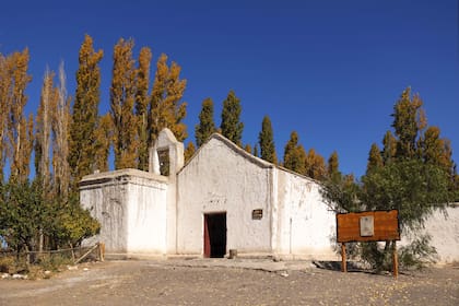 La antigua capilla de Achango, a 15 km de Rodeo, una de las paradas en la ruta del pasaporte sanmartiniano.