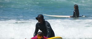 La historia detrás del Capitán David, una leyenda del surf en el sur de Brasil