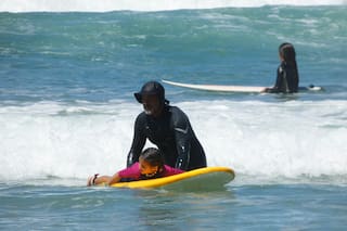 La historia detrás del Capitán David, una leyenda del surf en el sur de Brasil