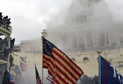 Twitter decidió suspender a Trump en forma definitiva luego de que el expresidente alentara la reunión que se convirtió en el asalto violento al Capitolio de los Estados Unidos en enero