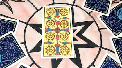 Capricornio tendrá la carta del 8 de oro, que les dará la capacidad para avanzar con su pareja hacia el mismo lado