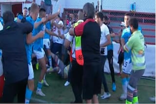 Contra el club de los Tapia. Explotó Caruso: dos rojas y gol dudoso a los 95