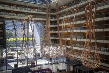 Captura de lo intangible, instalación escultórica realizada para el Hotel Hilton de Puerto Madero