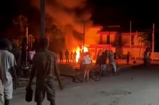 Incendian una sede del Partido Comunista en Cuba durante una protesta por los cortes de luz
