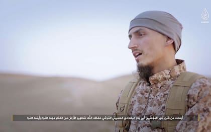 Captura de un video que compartió el medio yihadista Hayat Media Centre en febrero de 2016 donde se lo ve a Samy Amimour