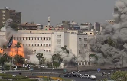 Captura de video del ataque de Israel al Ministerio de Defensa en Damasco