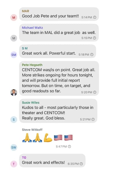 Captura del chat filtrado del grupo en el que se encontraba el editor de The Atlantic