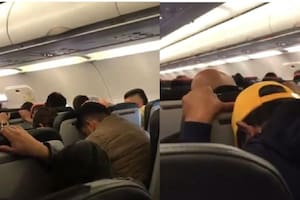 El terrible susto que se llevaron los pasajeros de un avión que debió aterrizar de emergencia