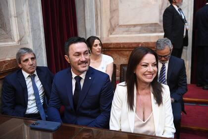 Caputo, Petri y Pettovello, en la jura de Milei